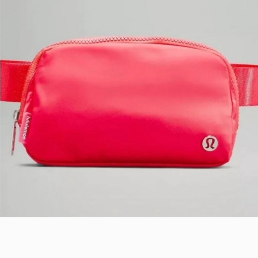 💗NWT💗Lululemon Athletica Everywhere Belt Bag in Pale Raspberry- Extended Strap